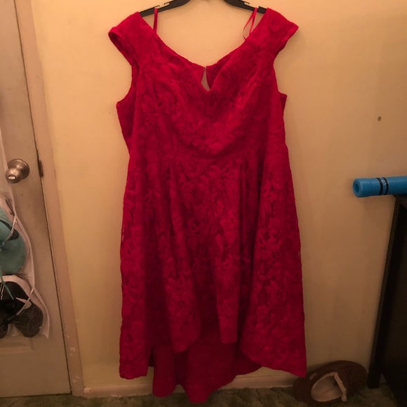 Red Dress - Picture 2 of 4